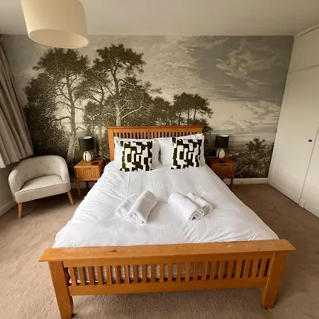 House Sleeps 8 With Sauna, Ev, Parking 아파트 보우네스온윈더미어