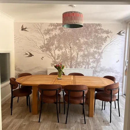 House Sleeps 8 With Sauna, Ev, Parking 아파트 보우네스온윈더미어