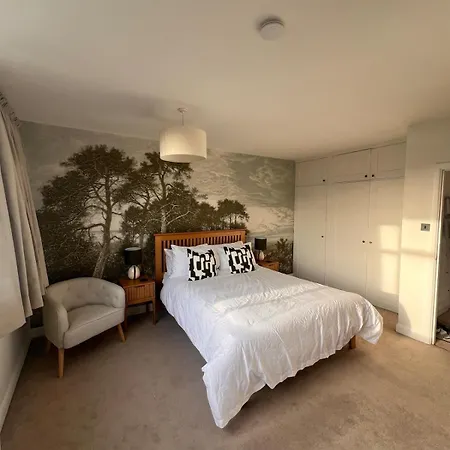 아파트 House Sleeps 8 With Sauna, Ev, Parking *