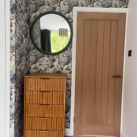House Sleeps 8 With Sauna, Ev, Parking 아파트 보우네스온윈더미어